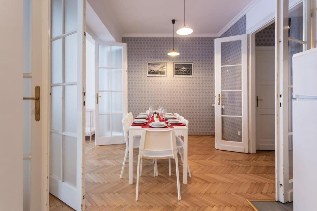 Home Away From Home In The Center 부다페스트 외부 사진